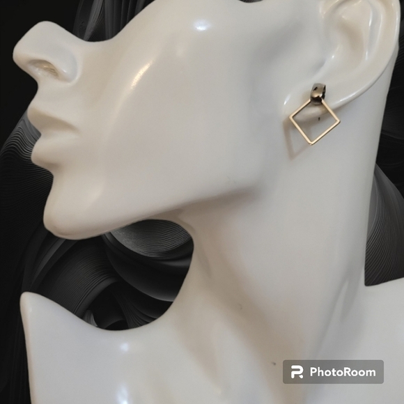 3/$30 VTG Silvertone Metal Geometric Post Earrings - Picture 1 of 5